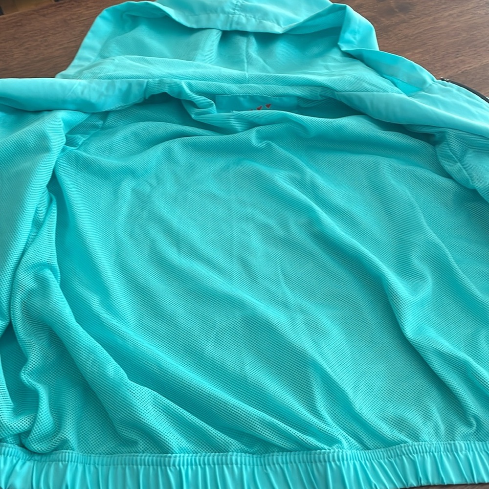 Three Heart zip up windbreaker - Picture 4 of 6